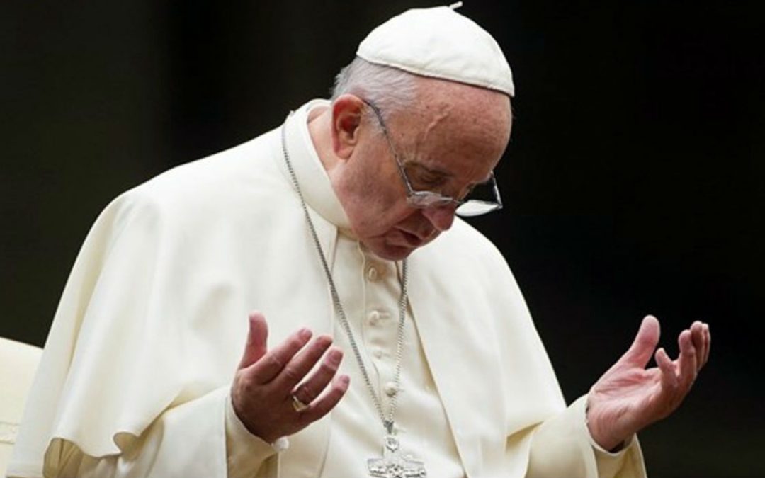 Papa Francisco condena atentado terrorista en Bogotá