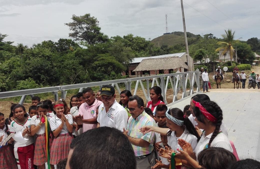 Comunidad de San Isidro celebra inauguración del puente que cambiará su vida